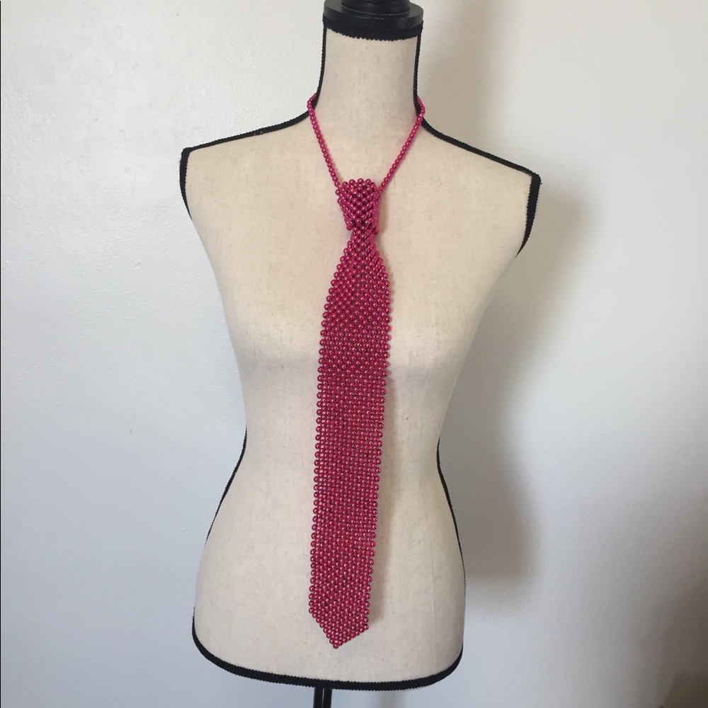 Beaded tie